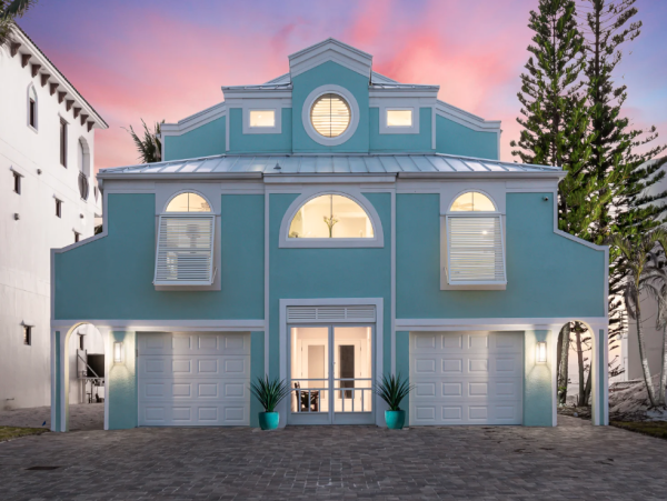 Luxury Beachfront Retreat on Bonita Beach - Unforgettable Family Getaway